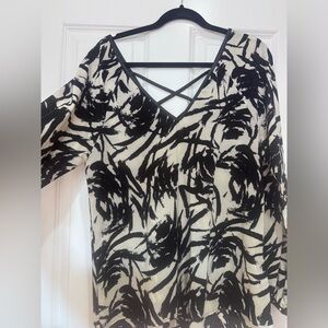 Very J Black & Cream V-Neck Long Sleeve Top with Crisscross Straps